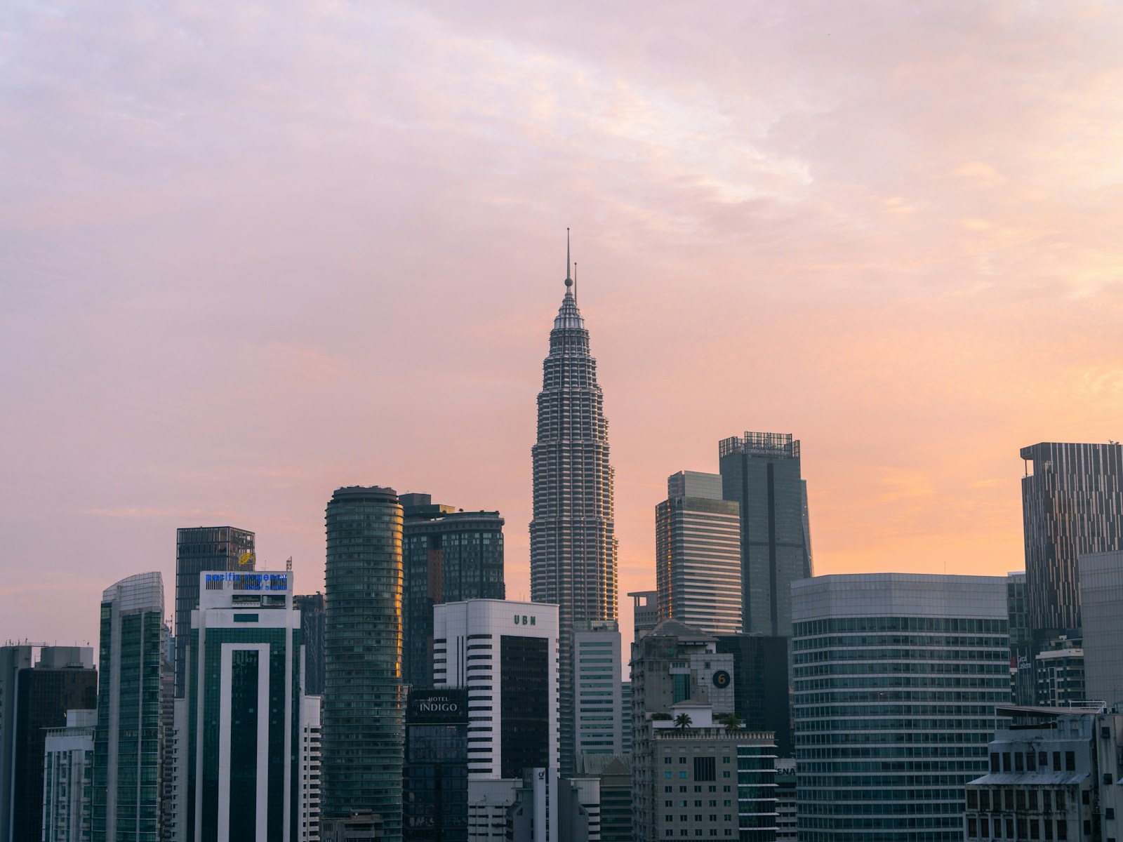 Relocating to Malaysia: Schooling, Housing and Everyday Setup